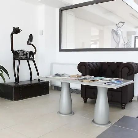 Adonis Aix En Provence 3*